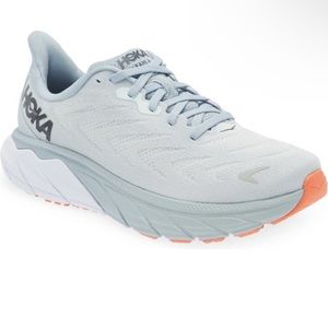 Hoka Arahi 6 running shoe